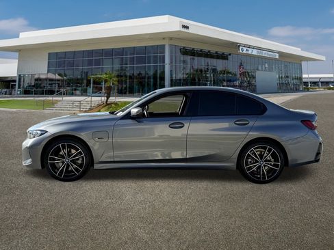 Certified 2023 BMW 330e w/ M Sport Package image 6