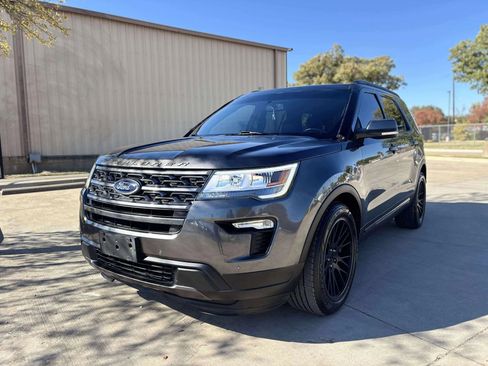 Used 2018 Ford Explorer XLT w/ Equipment Group 202A image 1