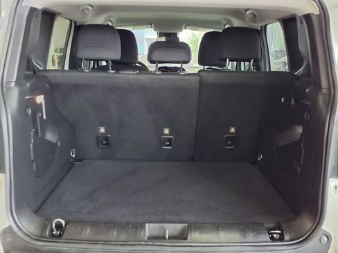 Used 2021 Jeep Renegade Latitude FWD image 21
