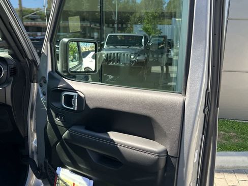 Used 2021 Jeep Gladiator Overland w/ Popular Equipment Package image 23