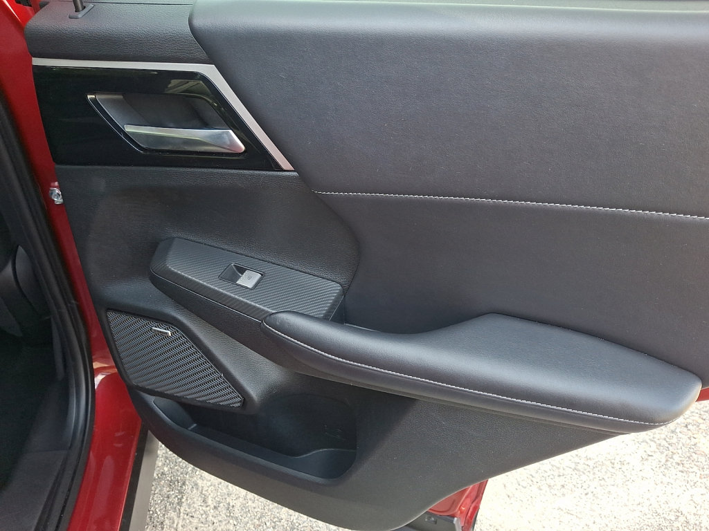 Used 2025 Mitsubishi Outlander SE AWD/4WD image 14