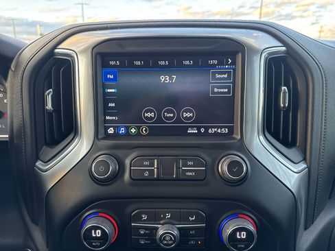 Used 2022 Chevrolet Silverado 1500 LT w/ Z71 Off-Road Package image 16