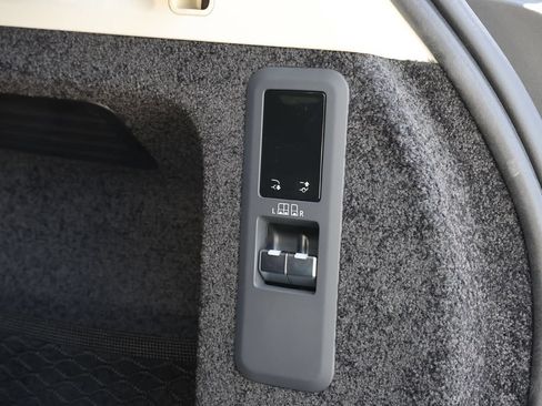 New 2026 Land Rover Range Rover SE AWD/4WD image 9