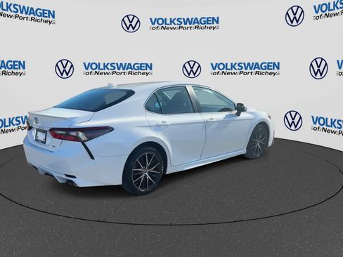 Used 2021 Toyota Camry SE FWD image 8
