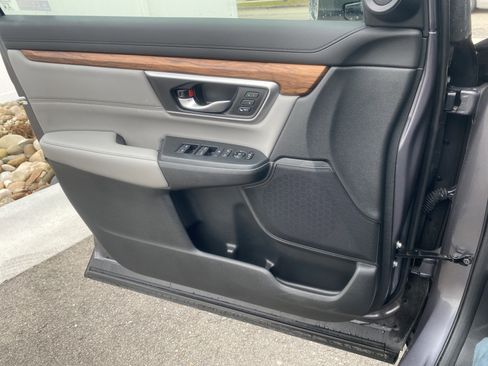 Used 2020 Honda CR-V Touring image 17