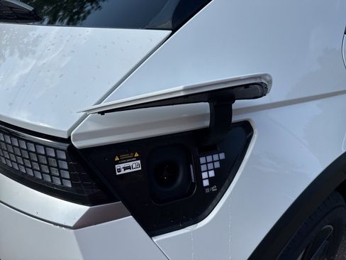 New 2025 Hyundai Ioniq 5 SEL image 11
