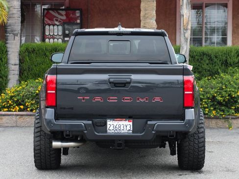 Used 2024 Toyota Tacoma TRD Sport image 7