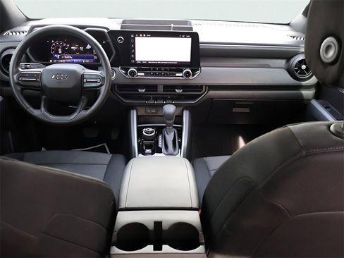 Used 2024 Chevrolet Colorado Trail Boss w/ Technology Package image 15