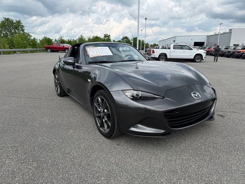 Used 2020 MAZDA MX-5 Miata RF Grand Touring RWD image 7