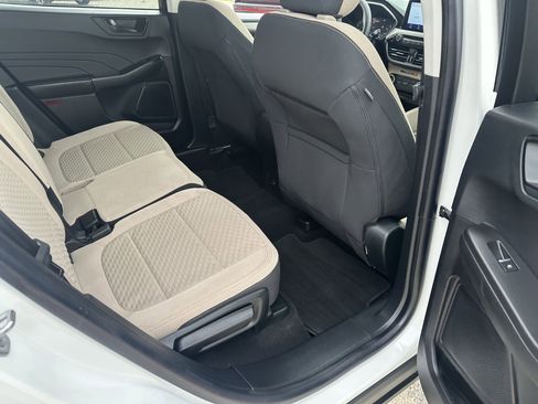 Used 2022 Ford Escape SE FWD image 11