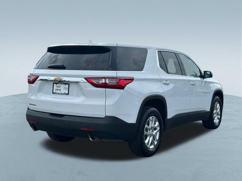 Used 2021 Chevrolet Traverse LS FWD image 9