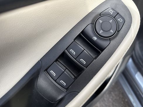 Used 2021 Buick Encore GX Select w/ Advanced Technology Package image 16