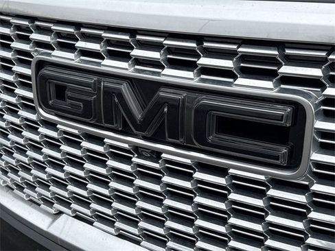 Used 2021 GMC Yukon Denali image 32