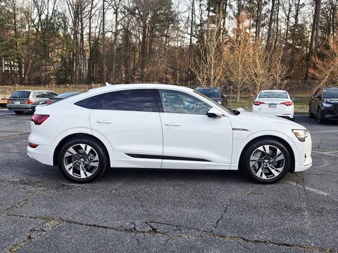 Used 2020 Audi e-tron Premium Plus image 6