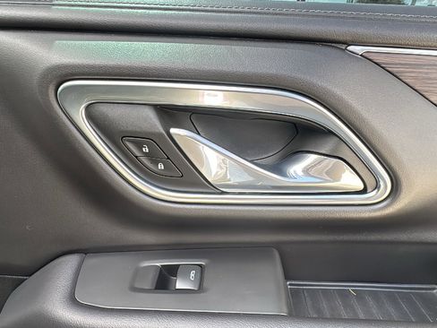 Used 2021 Chevrolet Suburban Z71 image 31