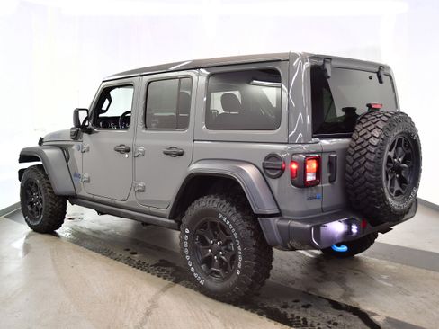 Used 2023 Jeep Wrangler Unlimited w/ Sun & Screen Package image 7