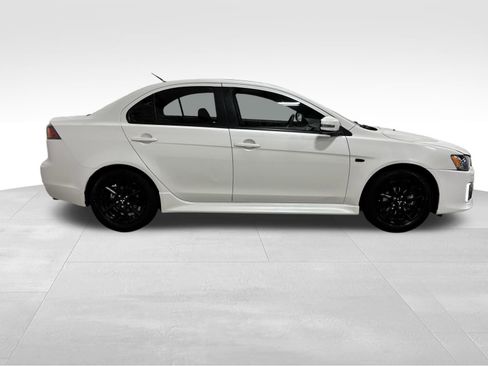 Used 2017 Mitsubishi Lancer ES image 4