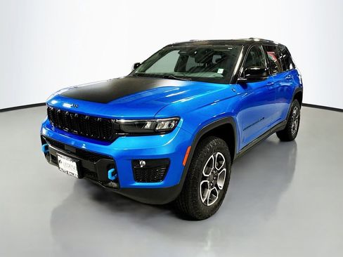 Used 2022 Jeep Grand Cherokee Trailhawk image 1