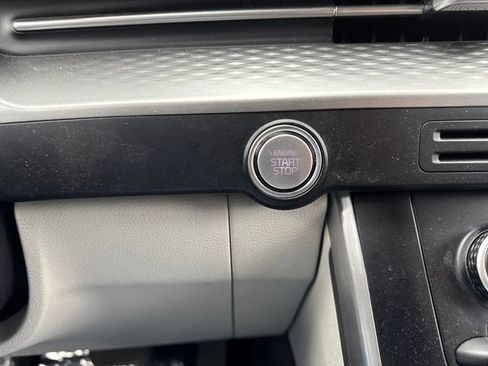 Used 2022 Kia Carnival LX FWD image 35