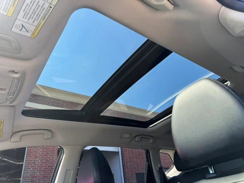 Used 2018 Nissan Rogue SL w/ Premium Package FWD image 26