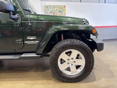 Used 2010 Jeep Wrangler Unlimited Sahara image 39
