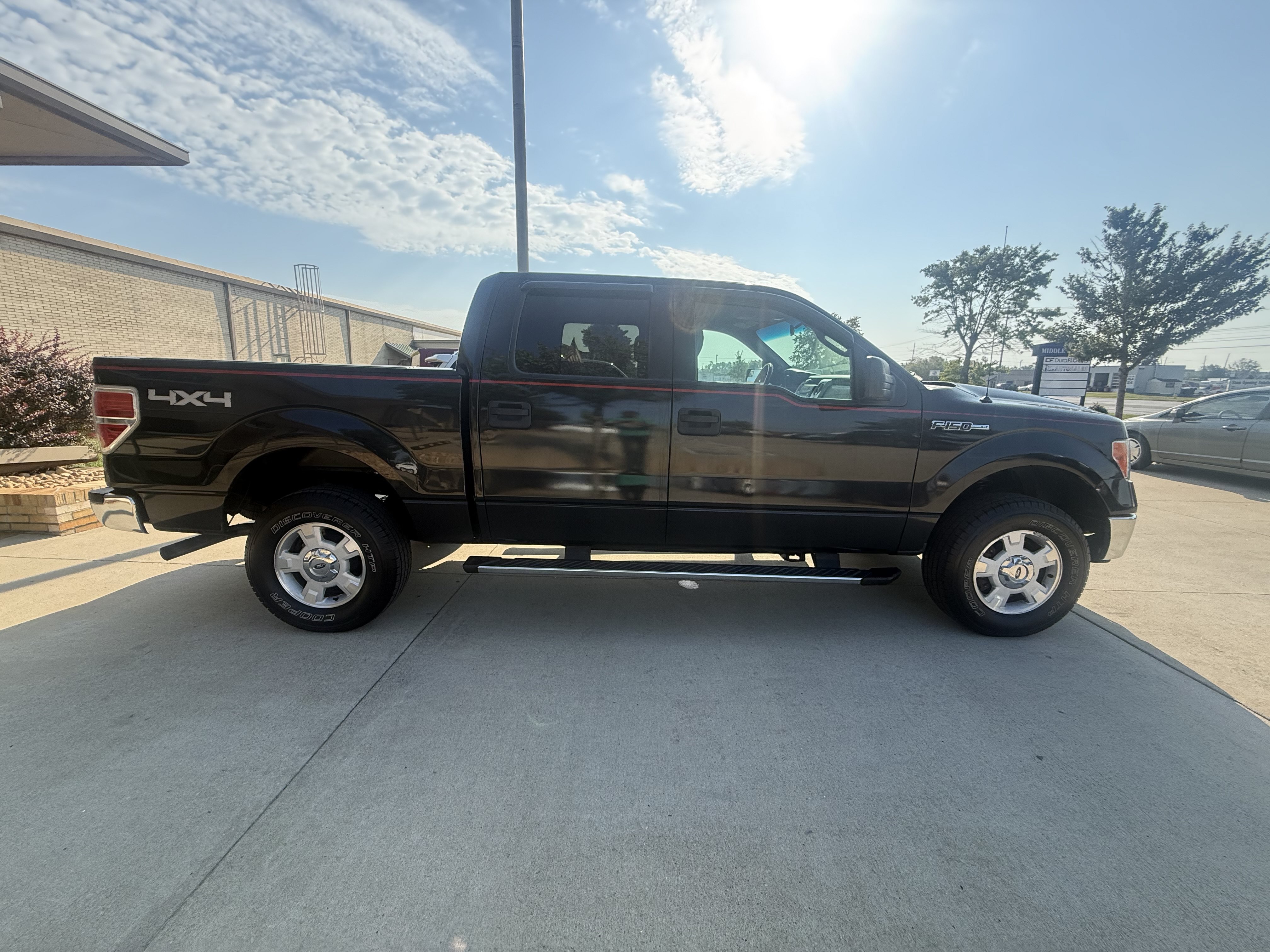 Used 2014 Ford F150 XLT AWD/4WD image 8