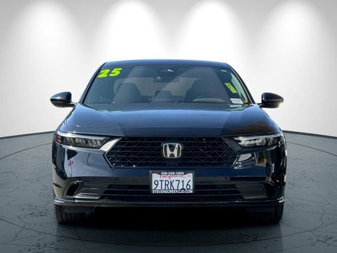 Used 2025 Honda Accord Sport image 9