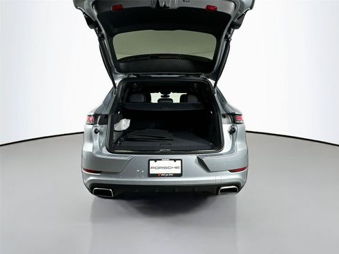 Certified 2026 Porsche Cayenne Coupe AWD/4WD image 36