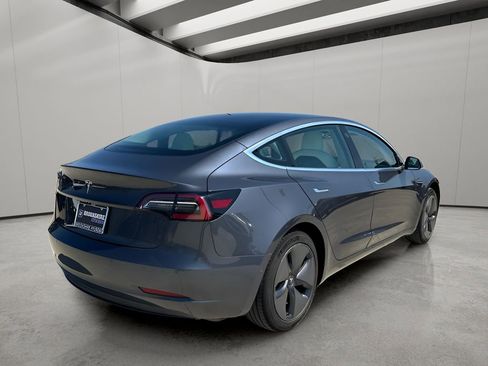 Used 2020 Tesla Model 3 Standard Range image 5