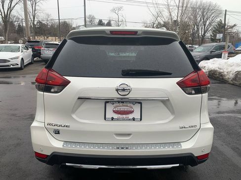 Used 2019 Nissan Rogue SL w/ Premium Package image 8