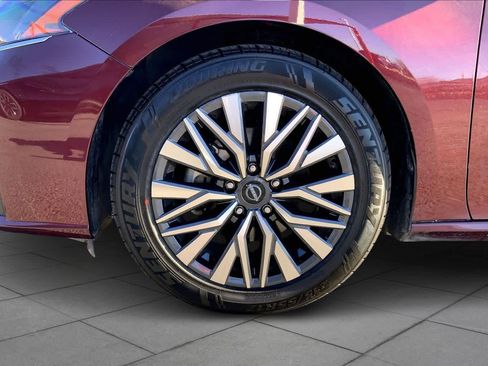 Used 2023 Nissan Altima 2.5 SV image 11