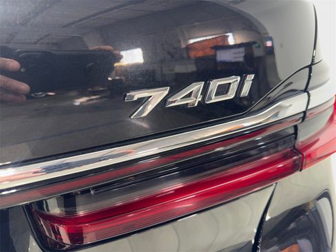 Used 2022 BMW 740i 740i NAV,CAM,PANO,HTD STS,BLIN image 23