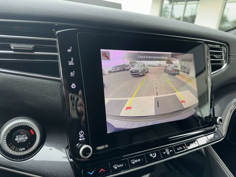 Used 2024 Jeep Wagoneer 4WD w/ Premium Group I image 19