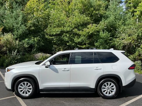Certified 2025 Toyota Grand Highlander AWD image 2
