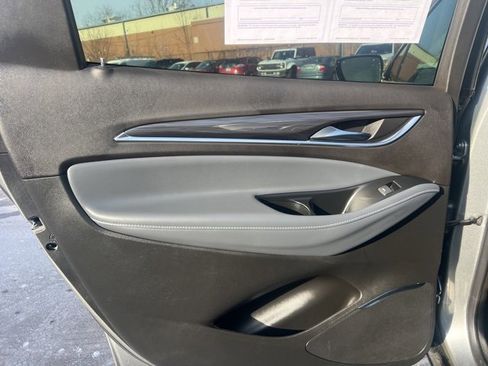 Used 2023 Buick Enclave Essence image 17