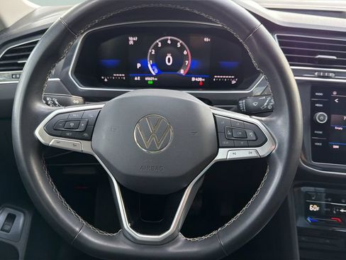 Used 2024 Volkswagen Tiguan SE FWD image 13