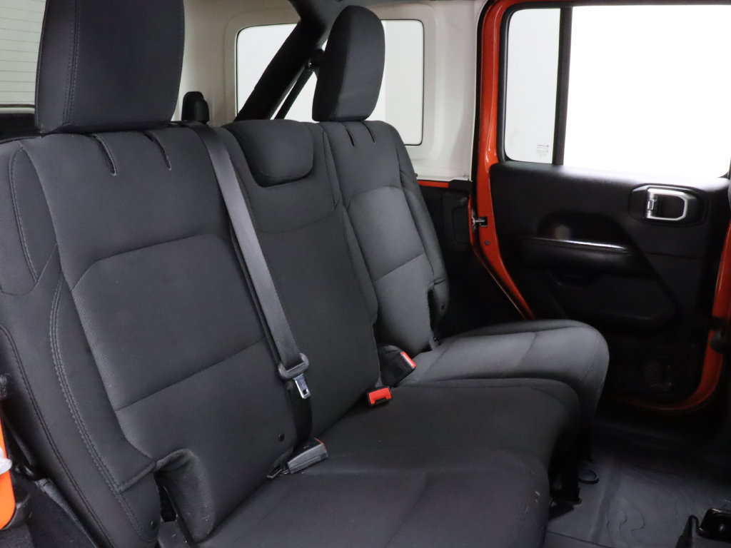 Used 2019 Jeep Wrangler Unlimited Sahara w/ LED Lighting Group AWD/4WD image 25