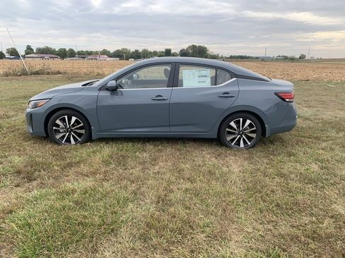 New 2025 Nissan Sentra SV w/ SV Premium Package image 8
