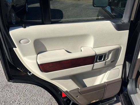 Used 2011 Land Rover Range Rover HSE AWD/4WD image 18