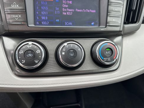 Used 2013 Toyota RAV4 LE image 35