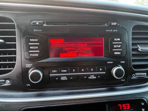 Used 2015 Kia Optima LX image 8