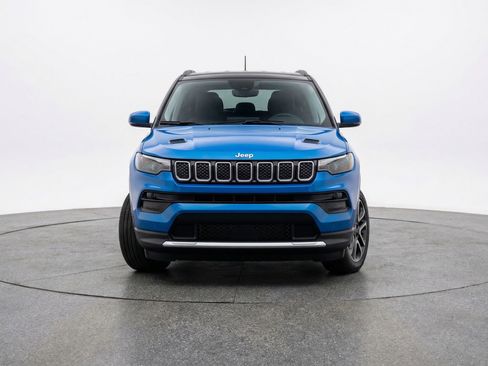 Used 2025 Jeep Compass Limited image 2