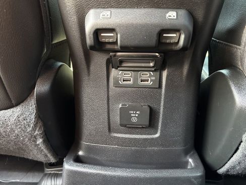 Used 2018 Jeep Wrangler Unlimited Sahara w/ Quick Order Package 24M Moab image 27