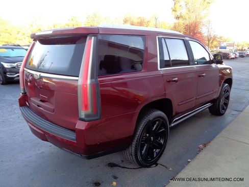 Used 2018 Cadillac Escalade Premium Luxury image 3