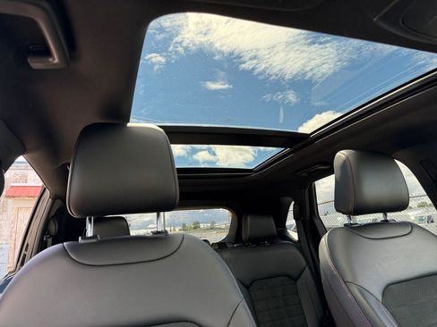 Used 2020 Ford Edge ST-Line w/ Cold Weather Package AWD/4WD image 27