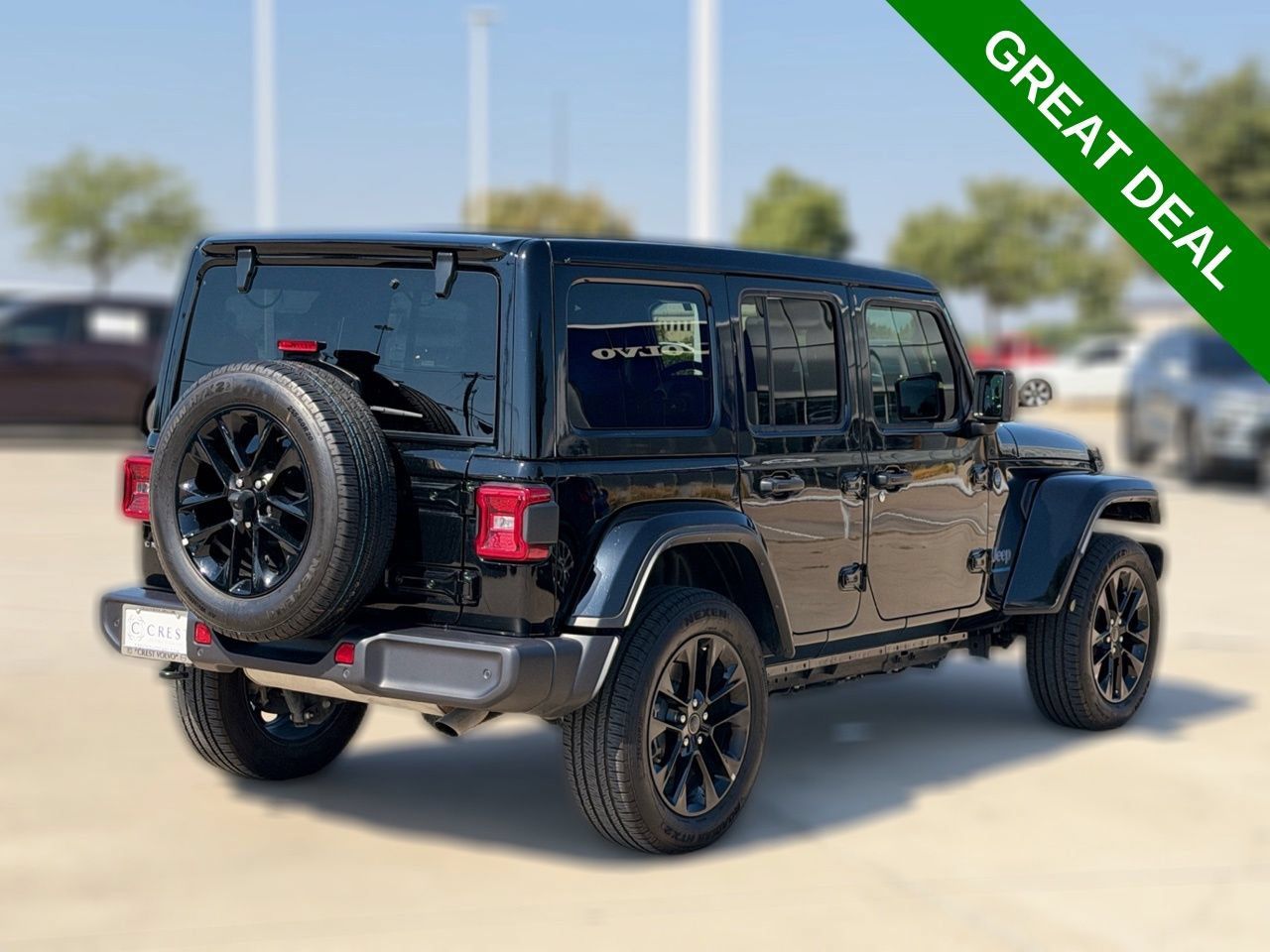 Used 2025 Jeep Wrangler Unlimited Sahara w/ Safety Group AWD/4WD image 8