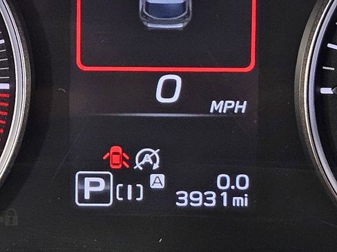 Certified 2025 Subaru Crosstrek 2.5i Limited w/ Crosstrek Mirror Package image 35