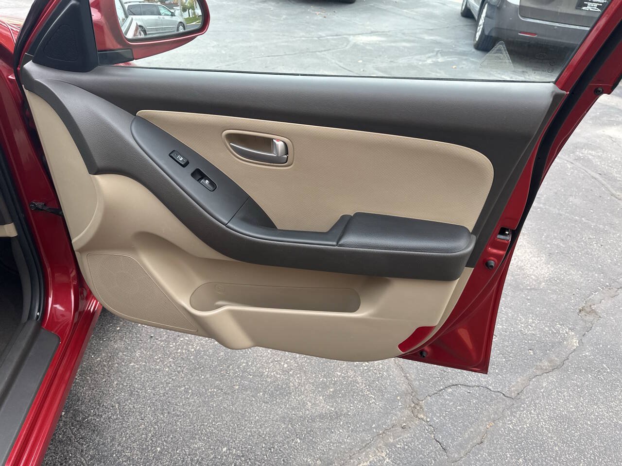 Used 2008 Hyundai Elantra GLS FWD image 13