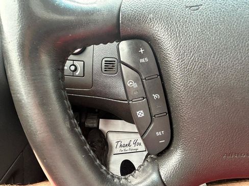 Used 2010 Cadillac DTS Luxury FWD image 19