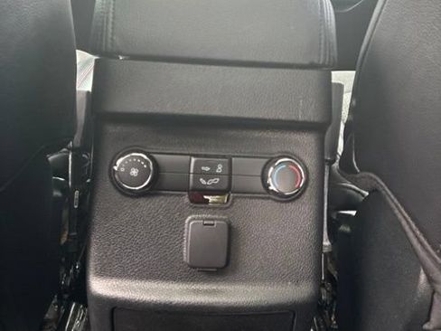 Used 2018 Ford Explorer XLT w/ Equipment Group 202A FWD image 9